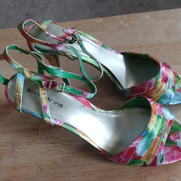 Shoes - Picture 2 of 3